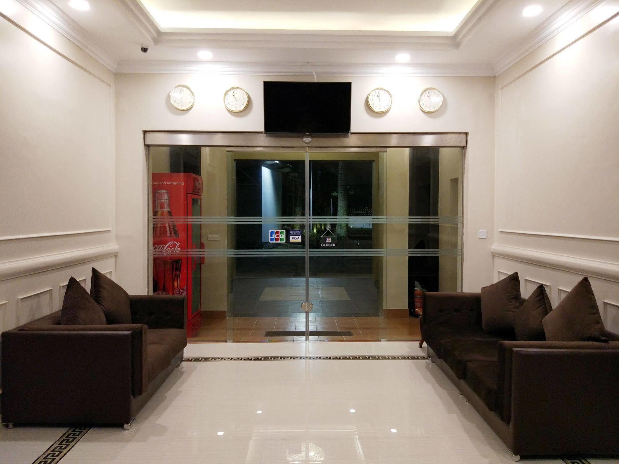 Ruby Garden Hotel Yangon Exterior photo